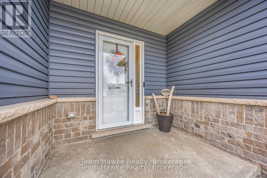 9 Cardinal Court, Tay, Ontario  L0K 2A0 - Photo 5 - S12198800