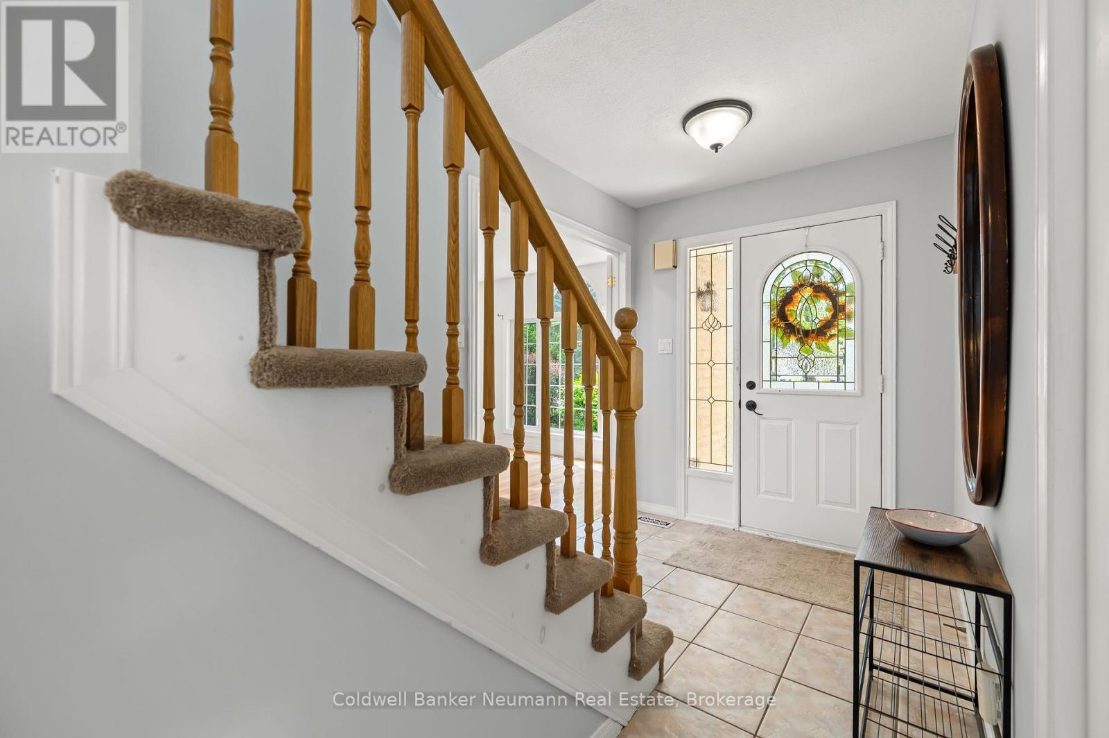 54 Pine Ridge Drive, Guelph (Pineridge/westminster Woods), Ontario  N1L 1J3 - Photo 3 - X12198922