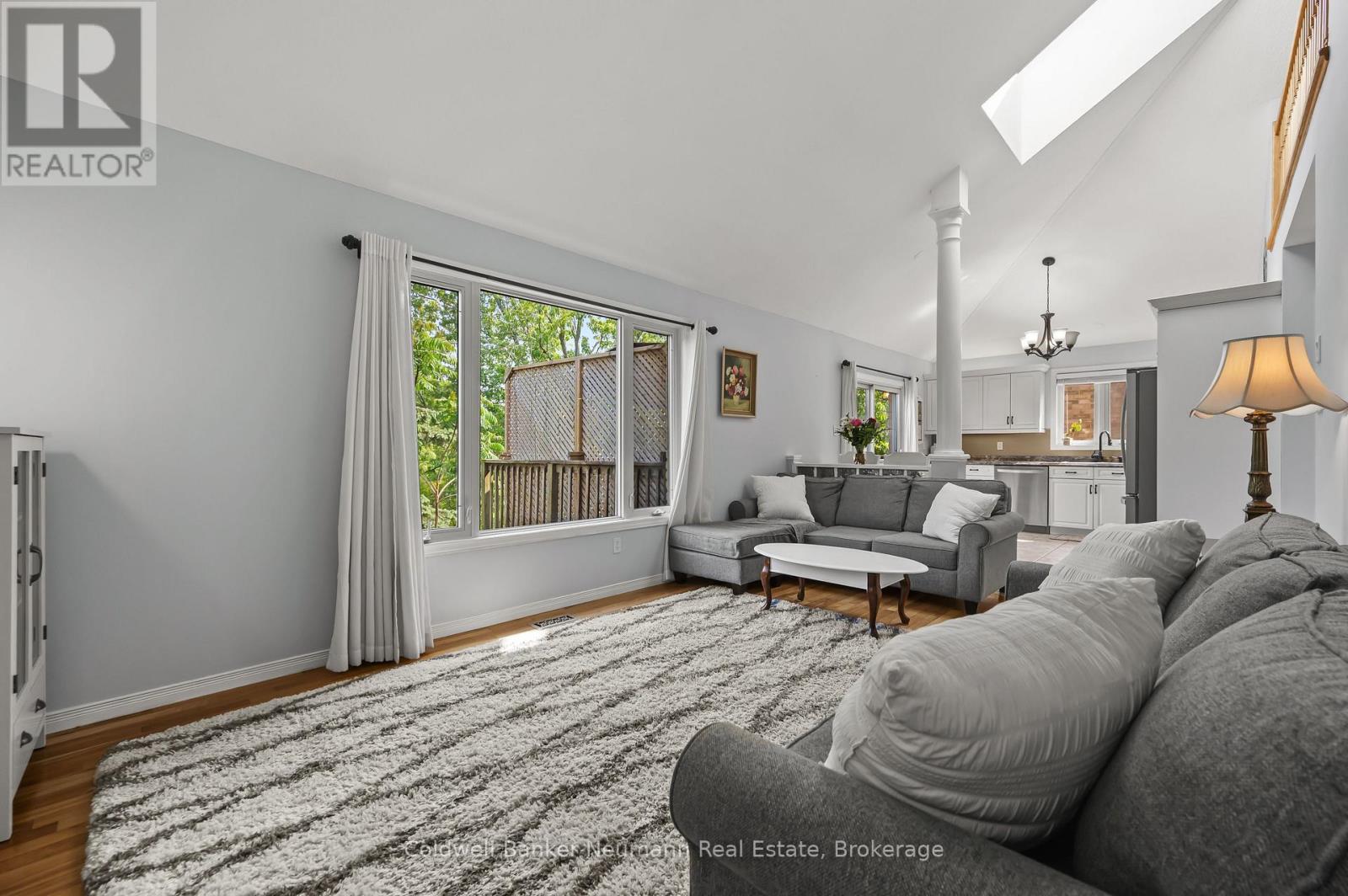 54 Pine Ridge Drive, Guelph (Pineridge/westminster Woods), Ontario  N1L 1J3 - Photo 8 - X12198922