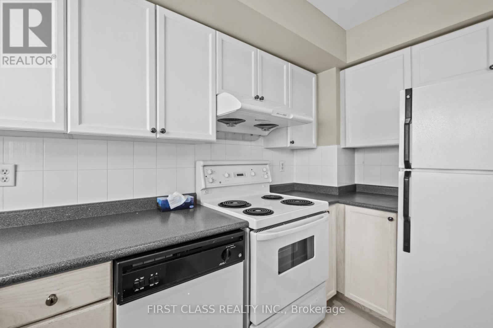 10a Leaside Park Drive, Toronto (Thorncliffe Park), Ontario  M4H 1R3 - Photo 21 - C12198614