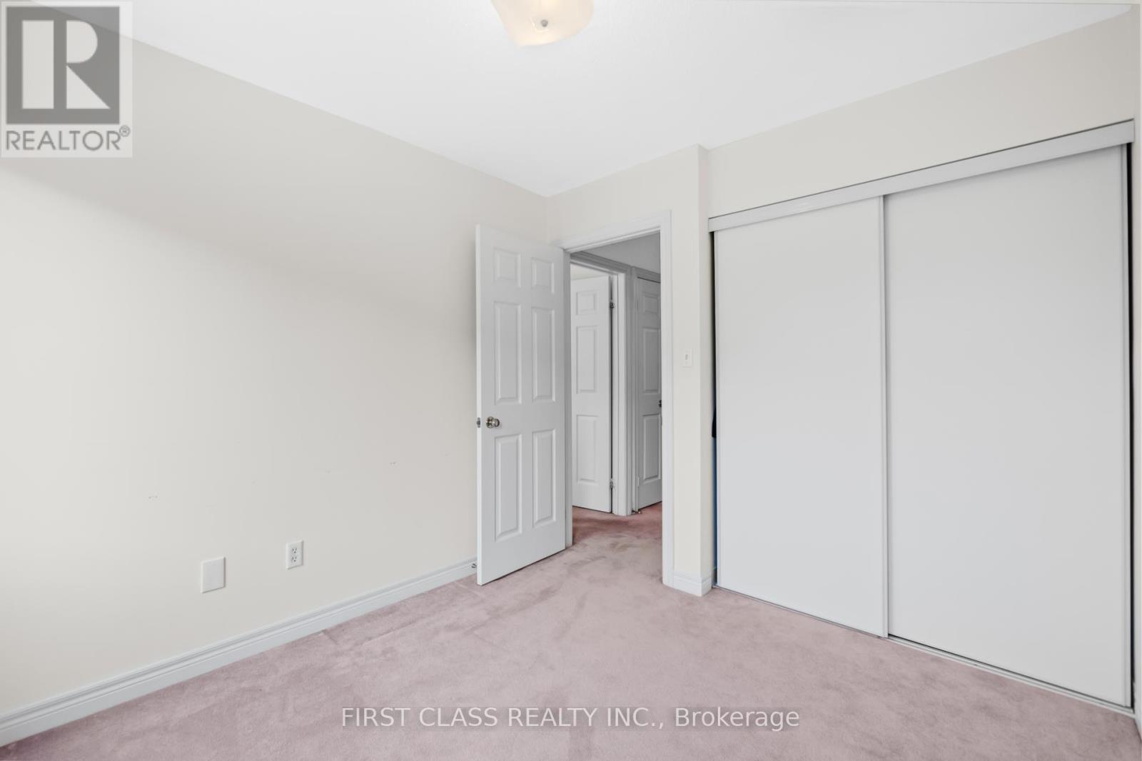 10a Leaside Park Drive, Toronto (Thorncliffe Park), Ontario  M4H 1R3 - Photo 35 - C12198614