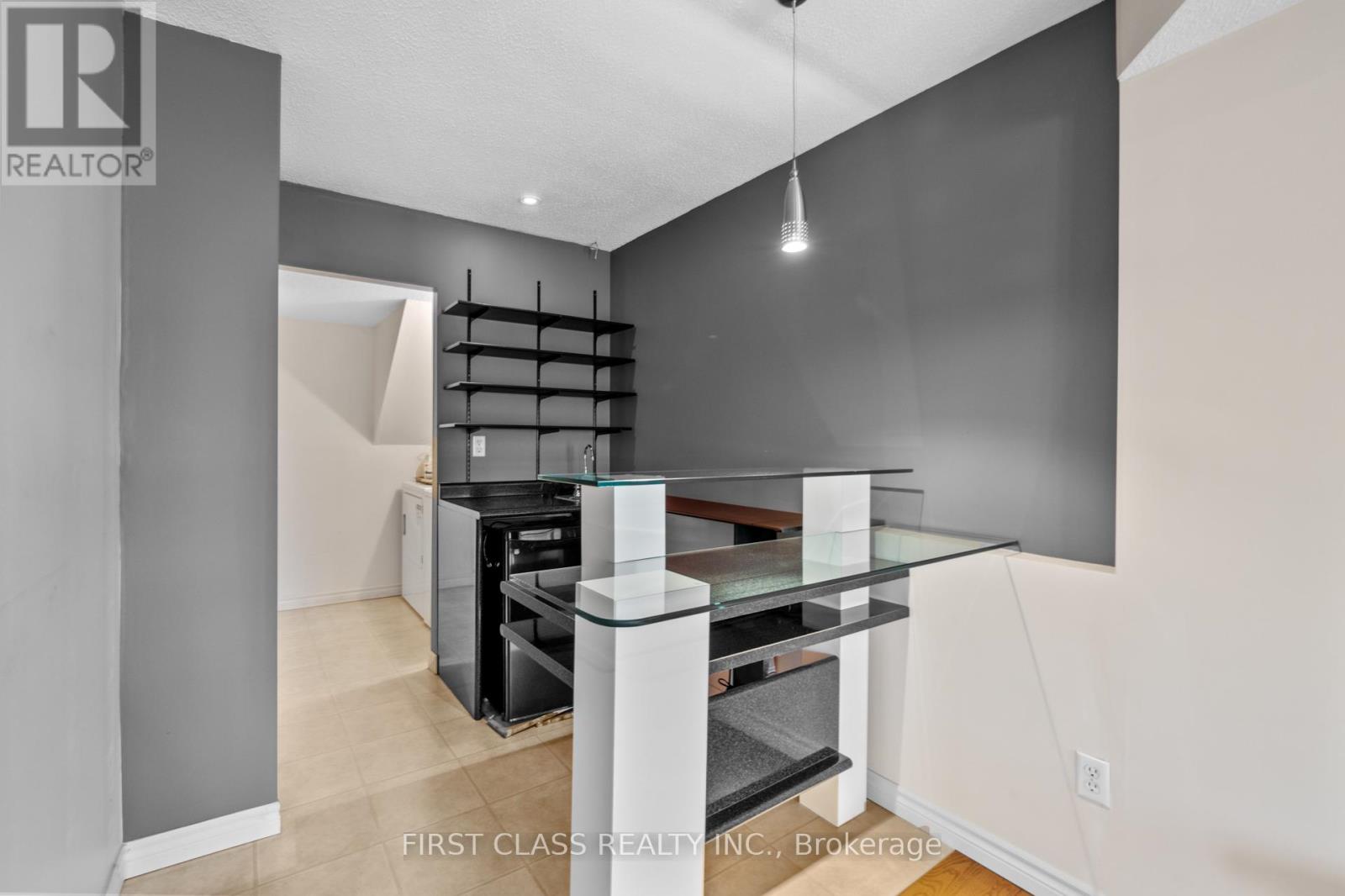 10a Leaside Park Drive, Toronto (Thorncliffe Park), Ontario  M4H 1R3 - Photo 39 - C12198614