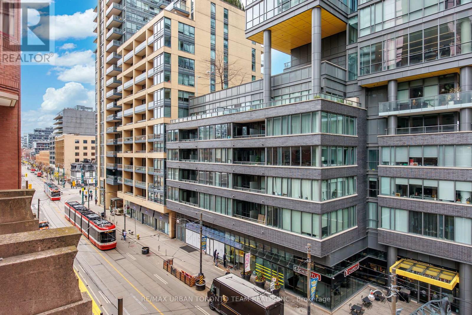 401 - 393 King Street W, Toronto (Waterfront Communities), Ontario  M5V 3G8 - Photo 1 - C12198696