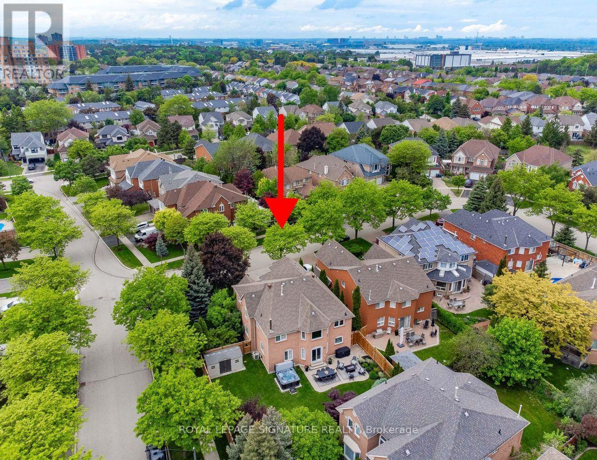 2718 Quails Run, Mississauga, Ontario  L5M 5K3 - Photo 38 - W12195201
