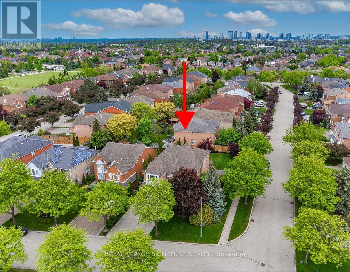 2718 Quails Run, Mississauga, Ontario  L5M 5K3 - Photo 39 - W12195201