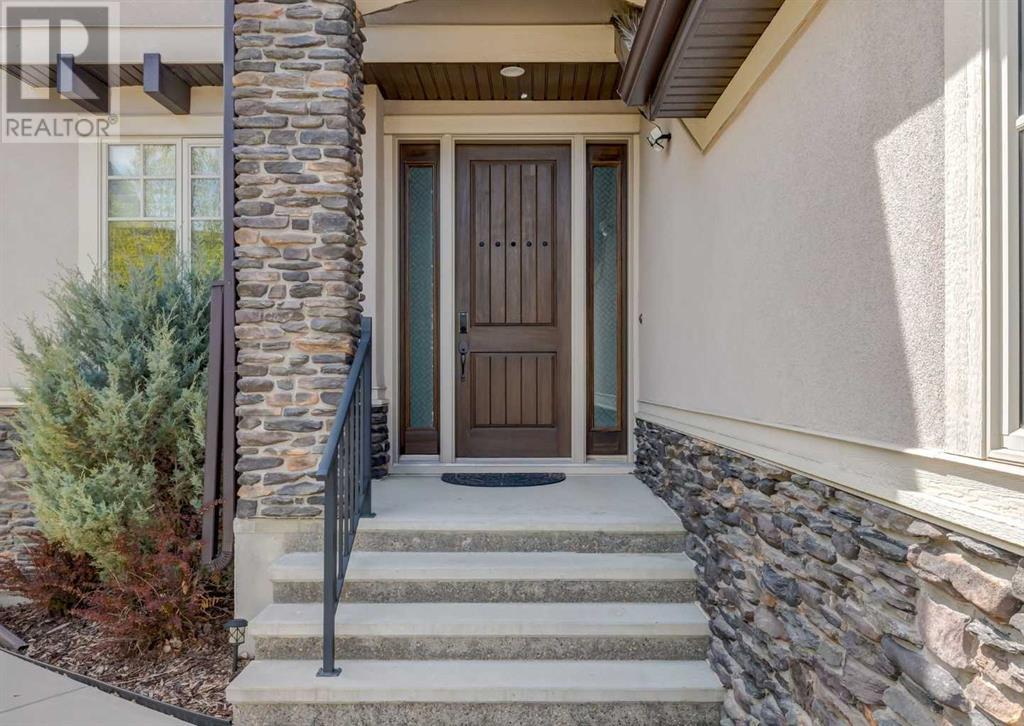 Property at 72 Rockcliff Grove NW image 2