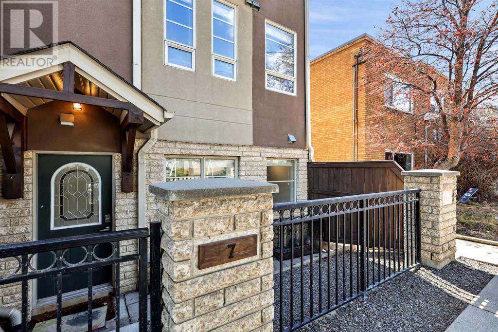 Property at 7, 1729 34 Avenue SW image 2