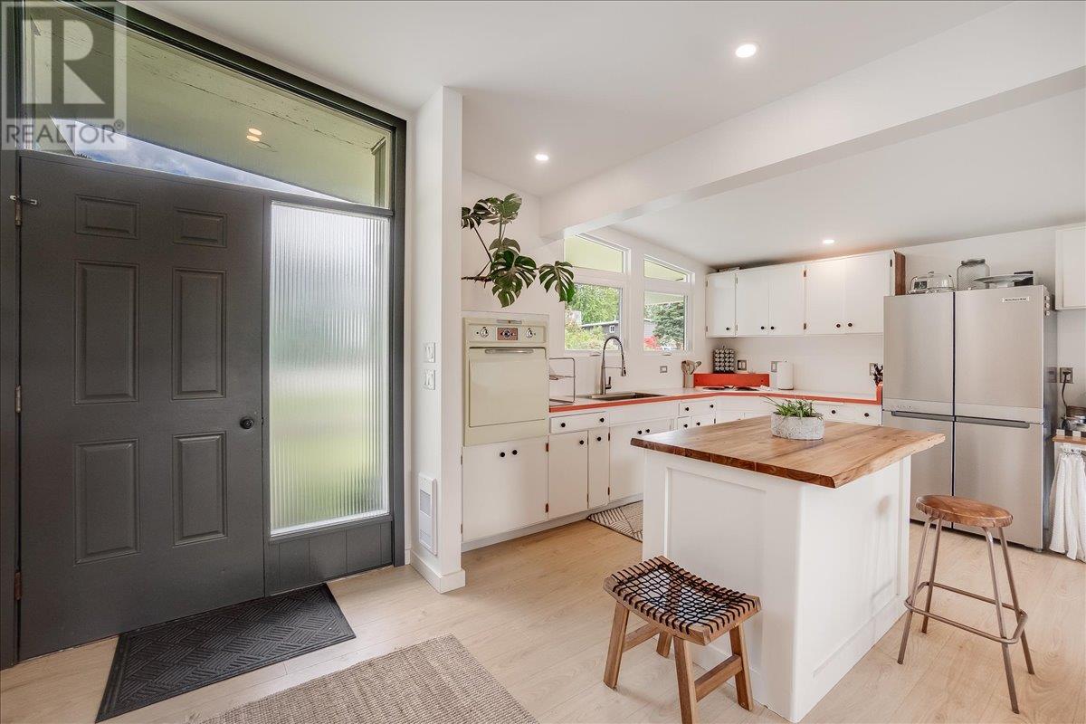 Property at 1793 Ridgewood Road image 4