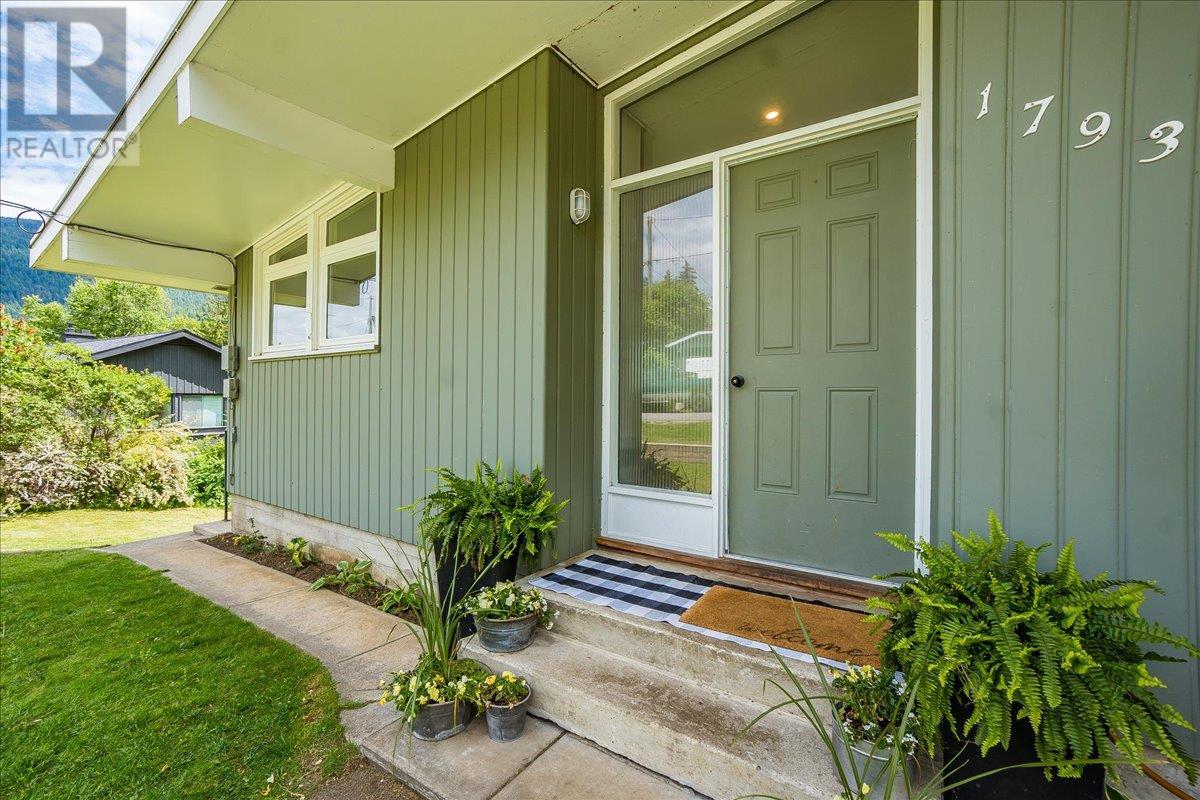 Property at 1793 Ridgewood Road image 3