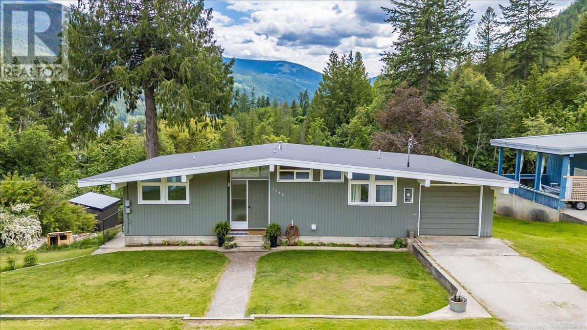 1793 Ridgewood Road, Nelson, British Columbia
