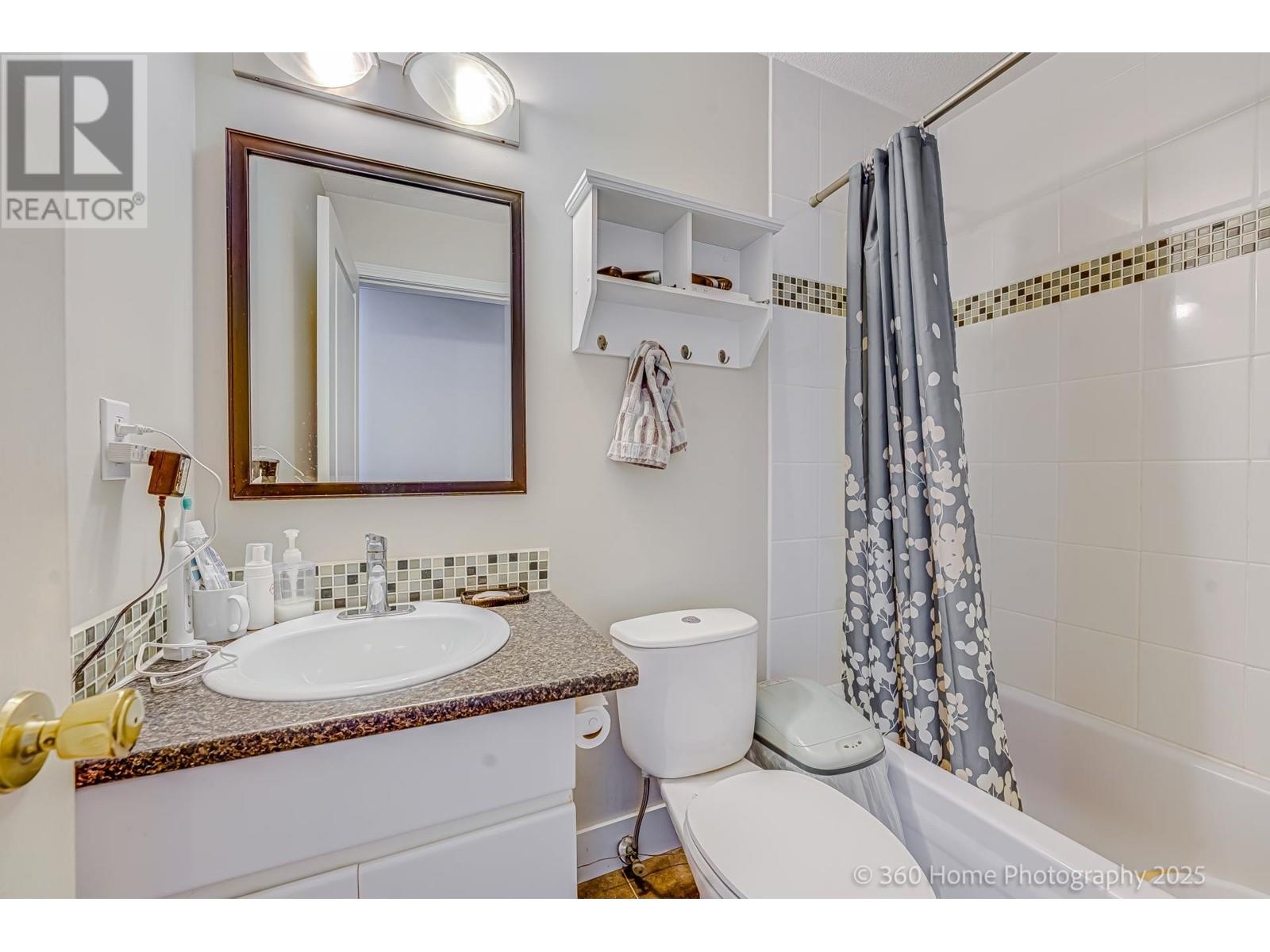 6 5671 LADNER TRUNK ROAD, Delta real estate listing R3004761 for sale