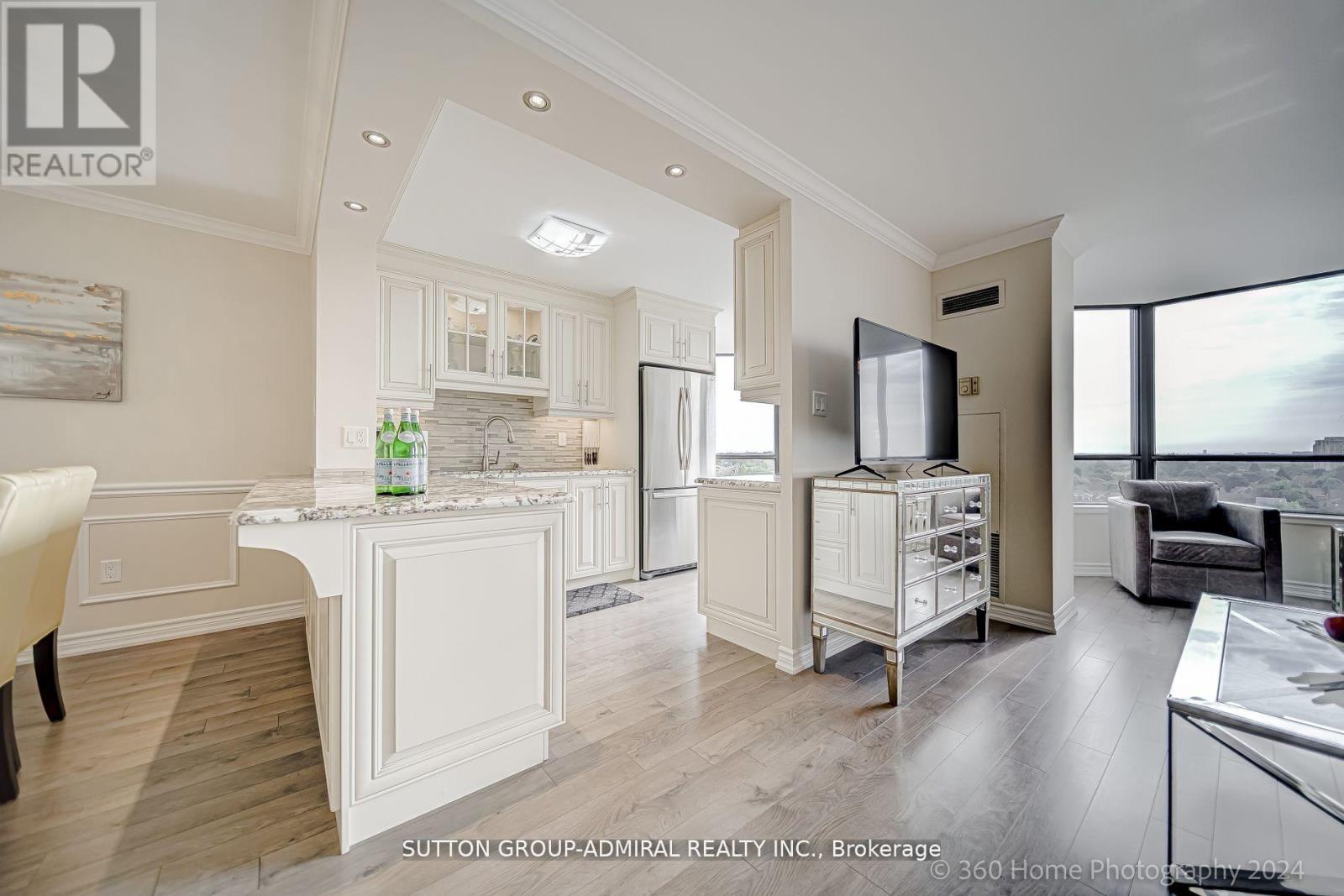 1005 - 7440 Bathurst Street, Vaughan (Brownridge), Ontario  L4J 7K8 - Photo 6 - N12198676