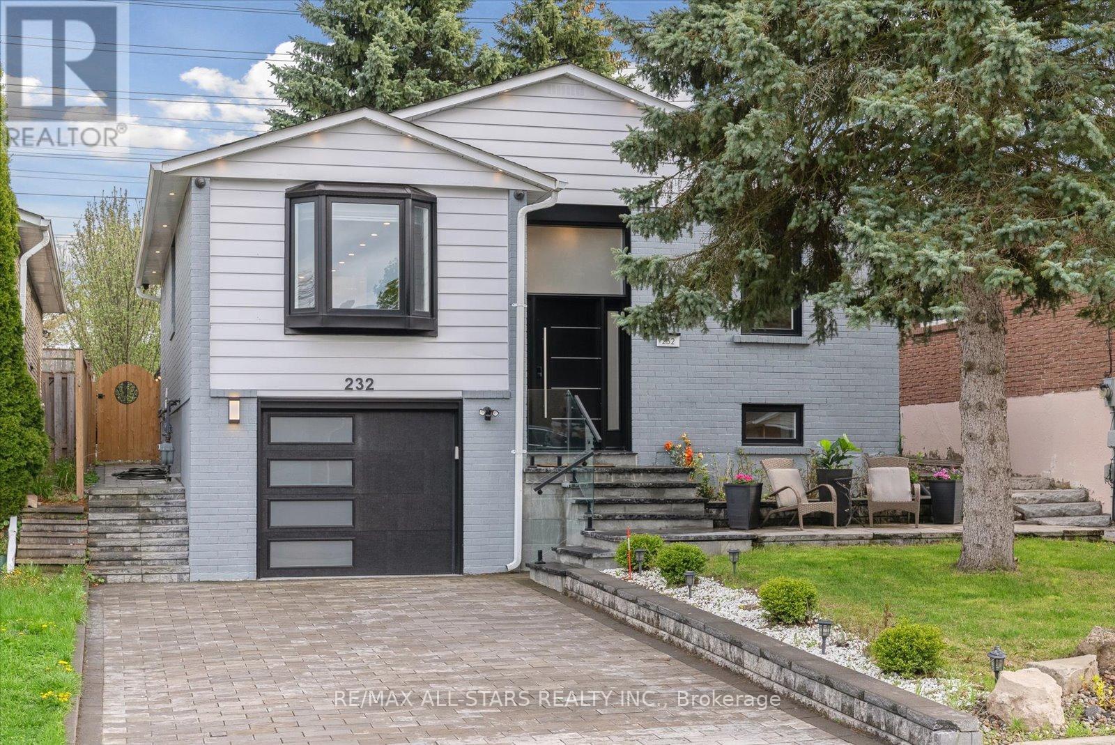 232 CURREY CRESCENT, newmarket (central newmarket), Ontario