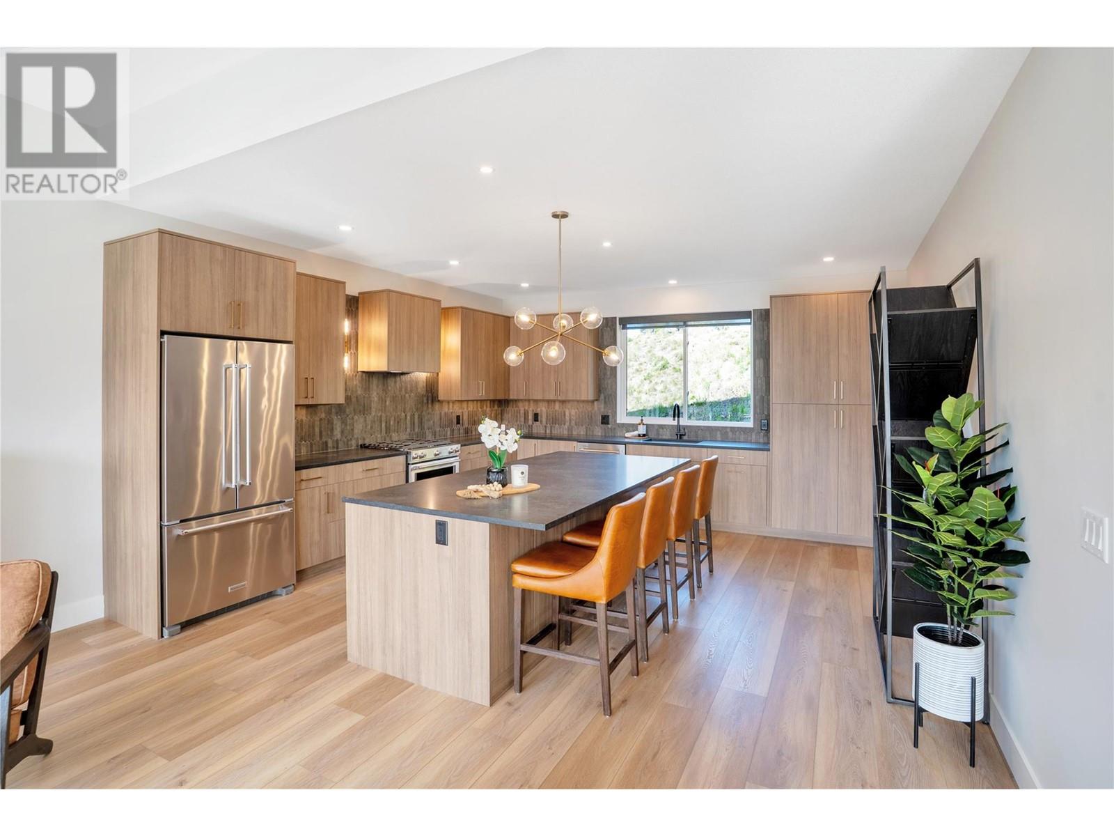 Property at 3309 Aspen Lane image 2