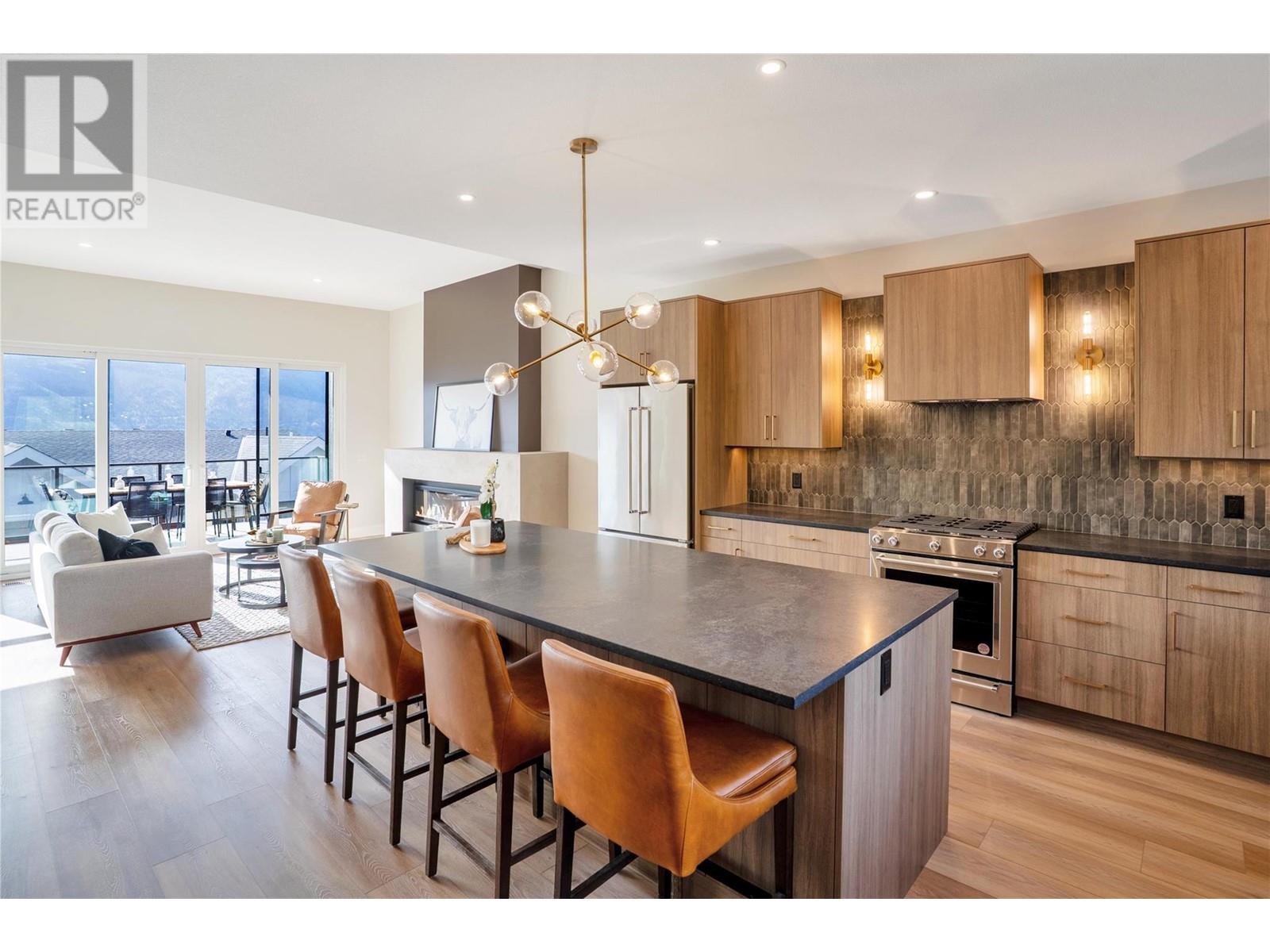 Property at 3309 Aspen Lane image 3