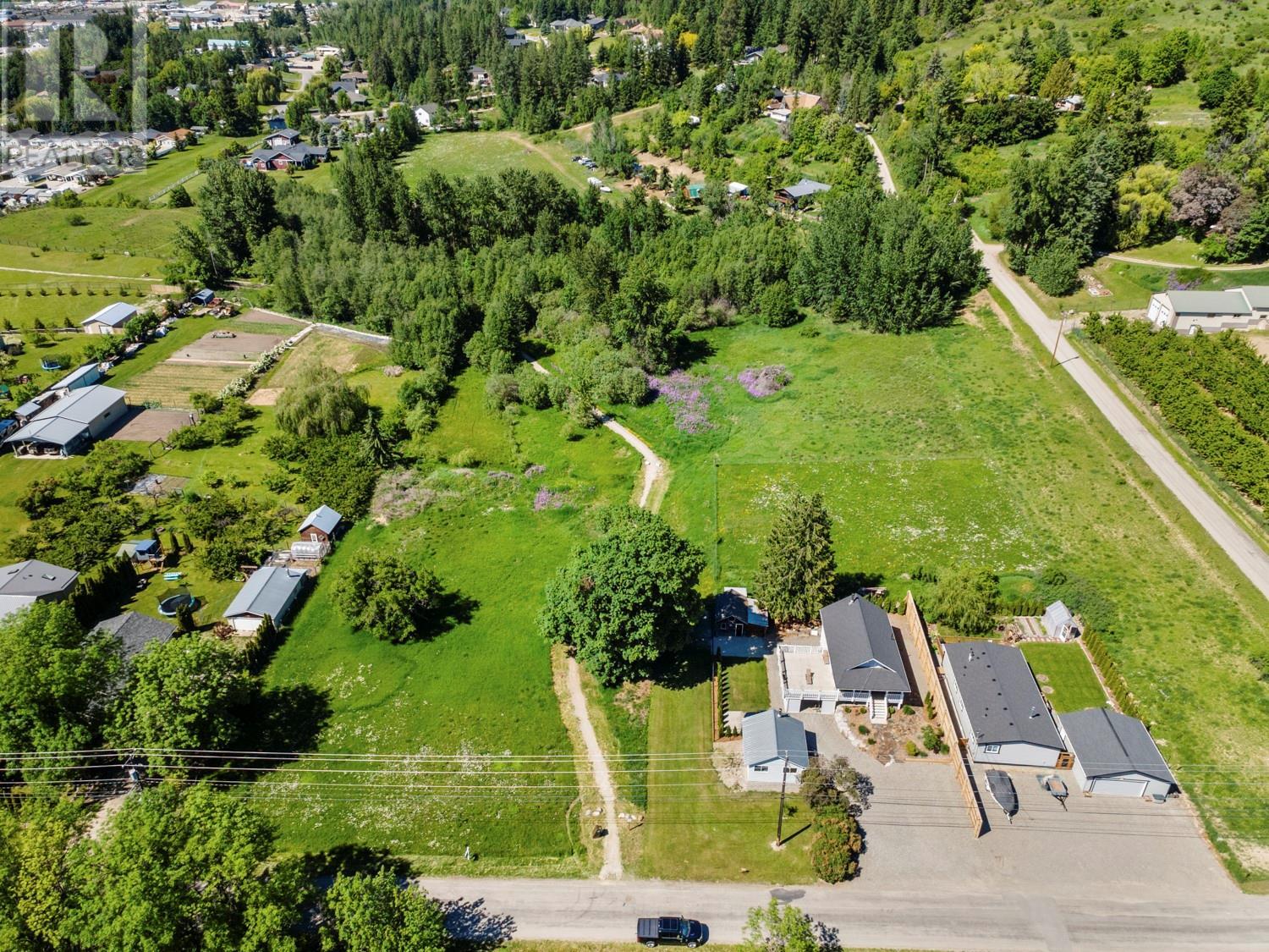 924 Devon Street, Creston, British Columbia V0B 1G6 - Photo 2 - 10350176