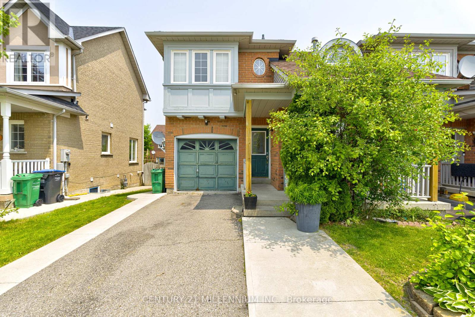 16 Zebra Trail, Brampton (Sandringham-Wellington), Ontario  L6R 2J2 - Photo 3 - W12198599