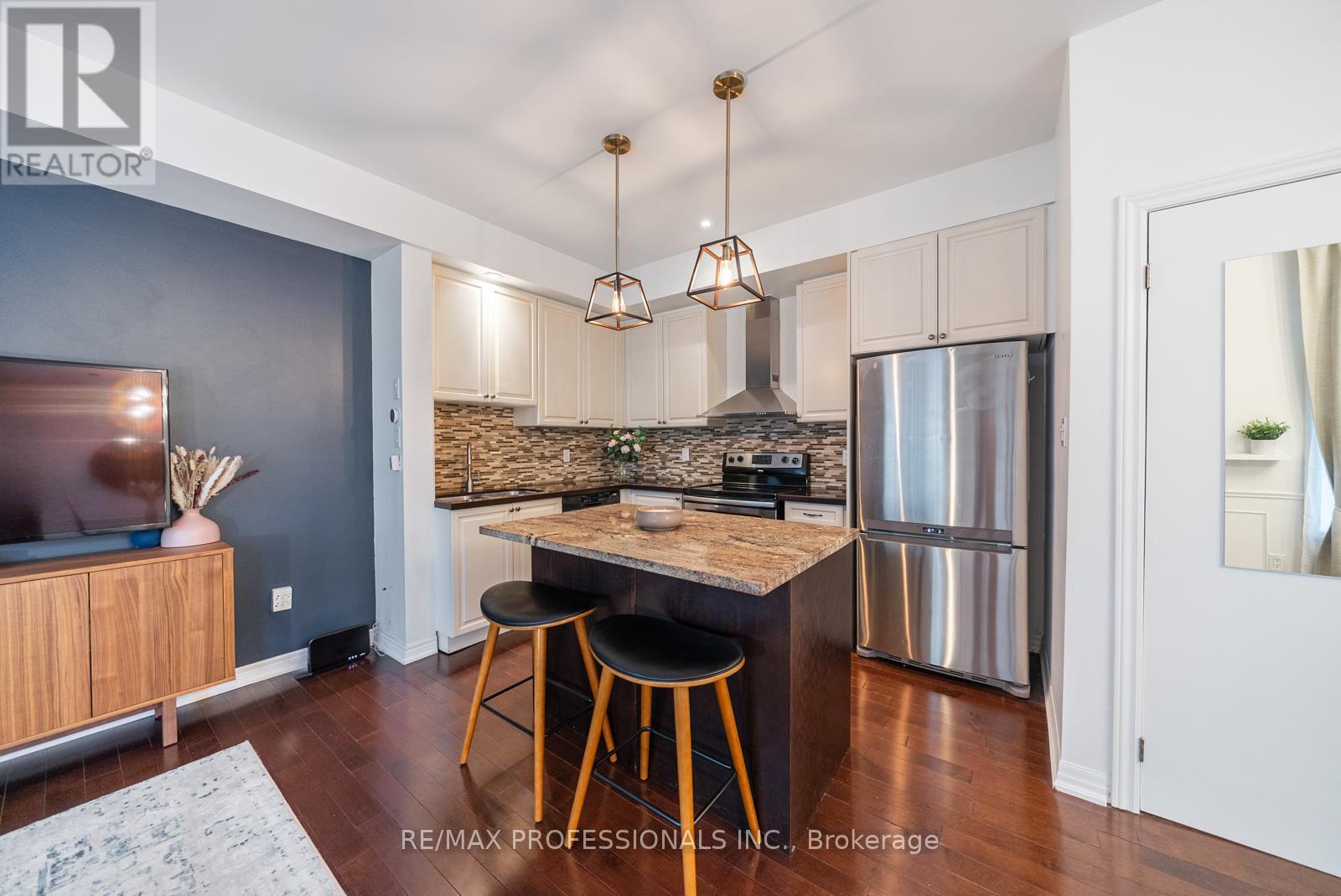 302 - 1437 Lakeshore Road E, Mississauga, Ontario  L5E 0A2 - Photo 6 - W12198602