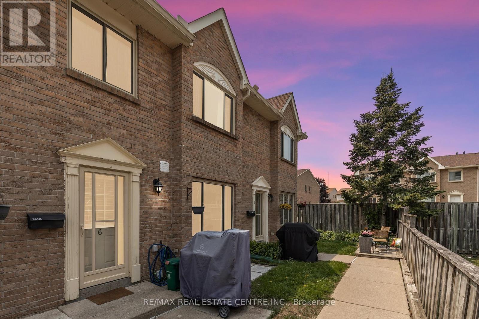 6 - 4 CEDAR DRIVE, Orangeville, Ontario