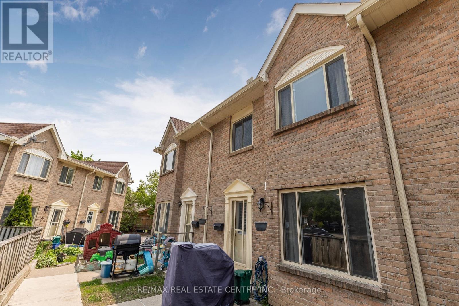 6 - 4 Cedar Drive, Orangeville, Ontario  L9W 2X6 - Photo 3 - W12198632
