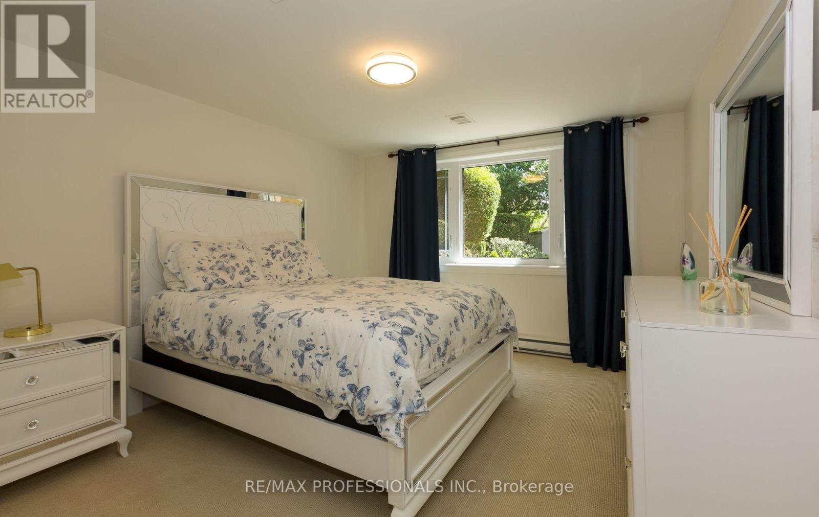 36 Ravenscrest Drive, Toronto, Ontario  M9B 5M7 - Photo 20 - W12198644
