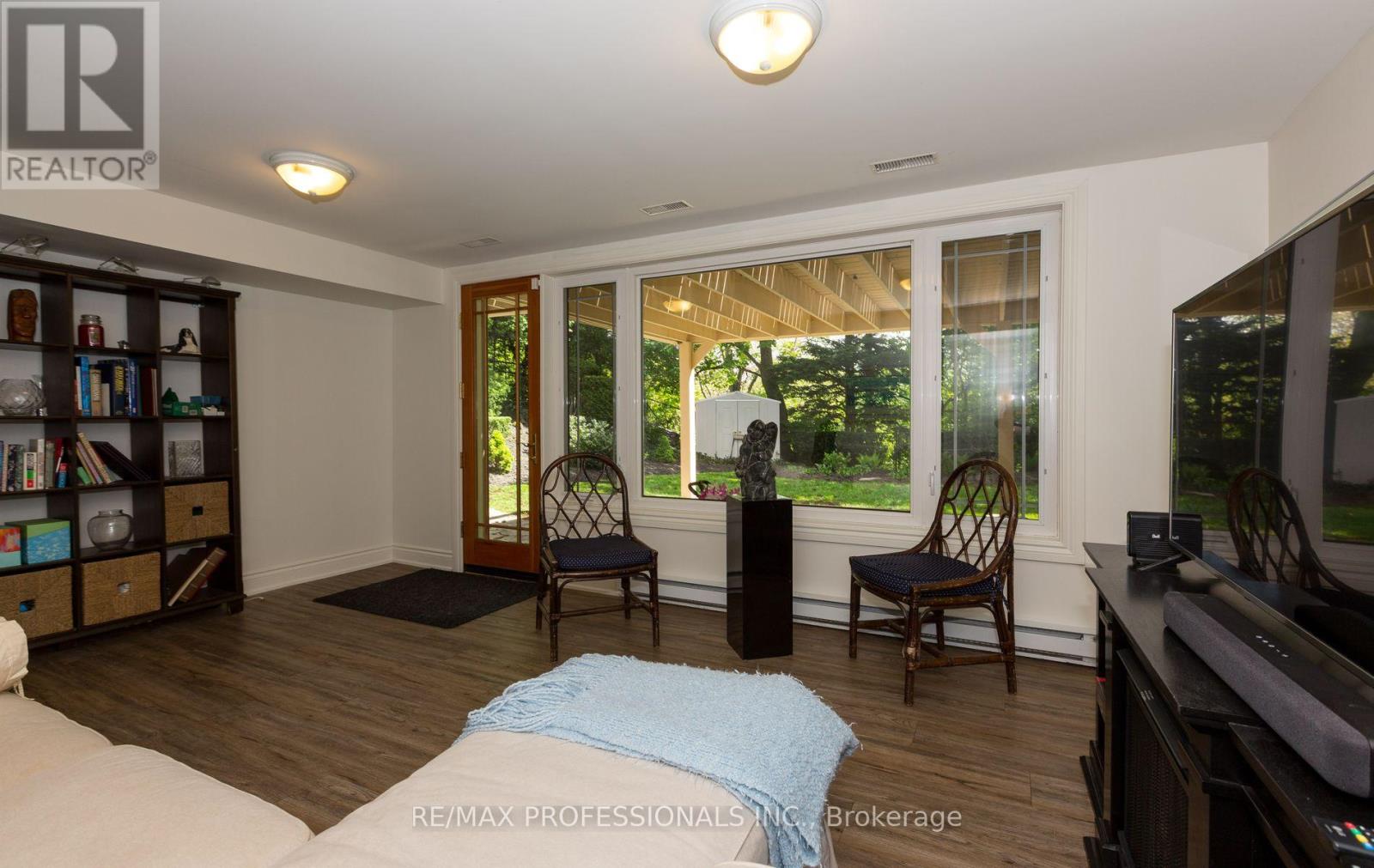 36 Ravenscrest Drive, Toronto, Ontario  M9B 5M7 - Photo 24 - W12198644