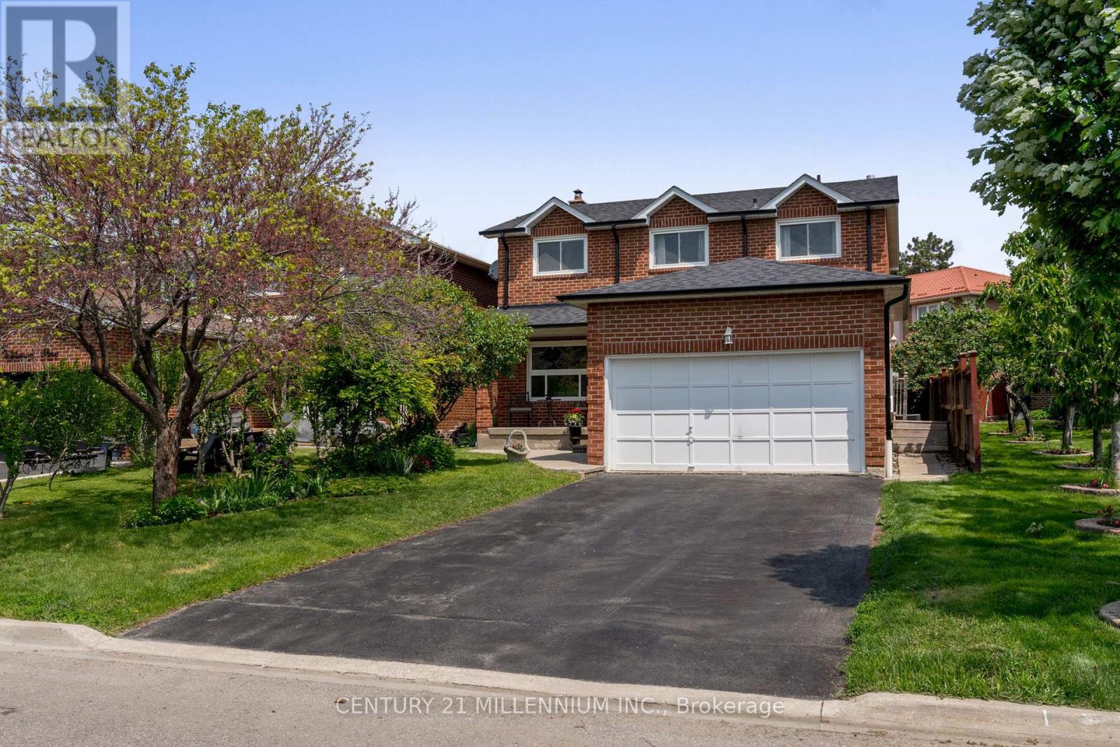 17 WHITEHAVEN DRIVE, Brampton, Ontario