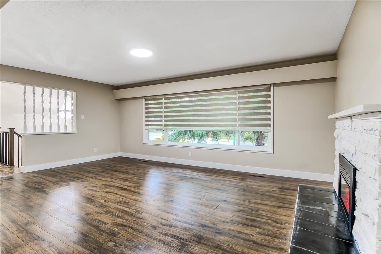 15734 Thrift Avenue, White Rock, British Columbia  V4B 2M5 - Photo 4 - R3011634