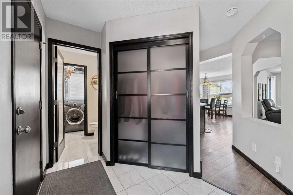Property at 390 Somerside Park SW image 4