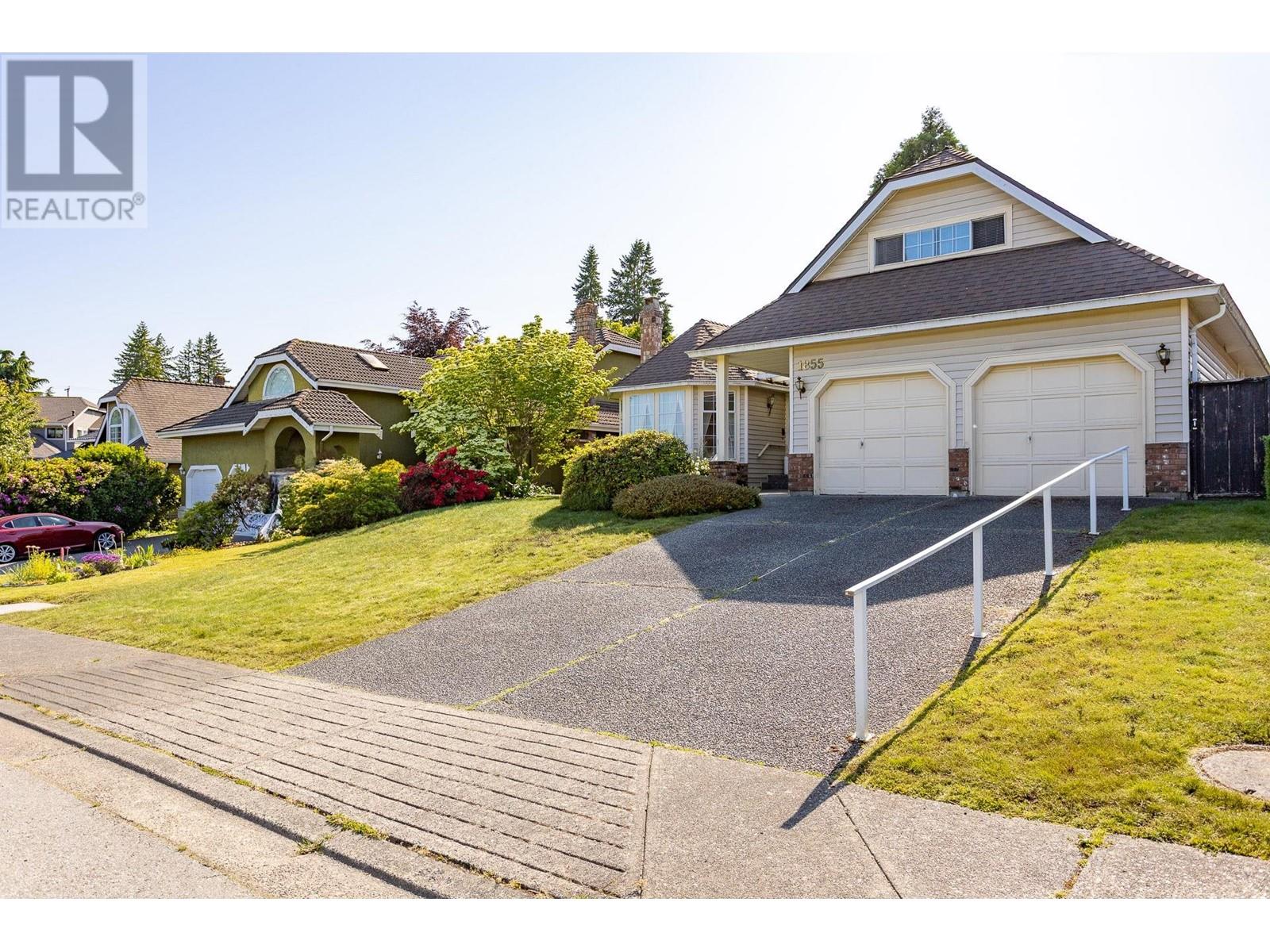 Property at 1855 WALNUT CRESCENT image 3