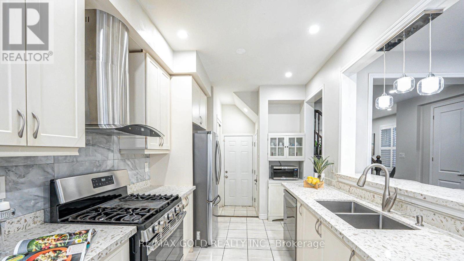 22 Jemima Road, Brampton, Ontario  L7A 4T6 - Photo 11 - W12182094