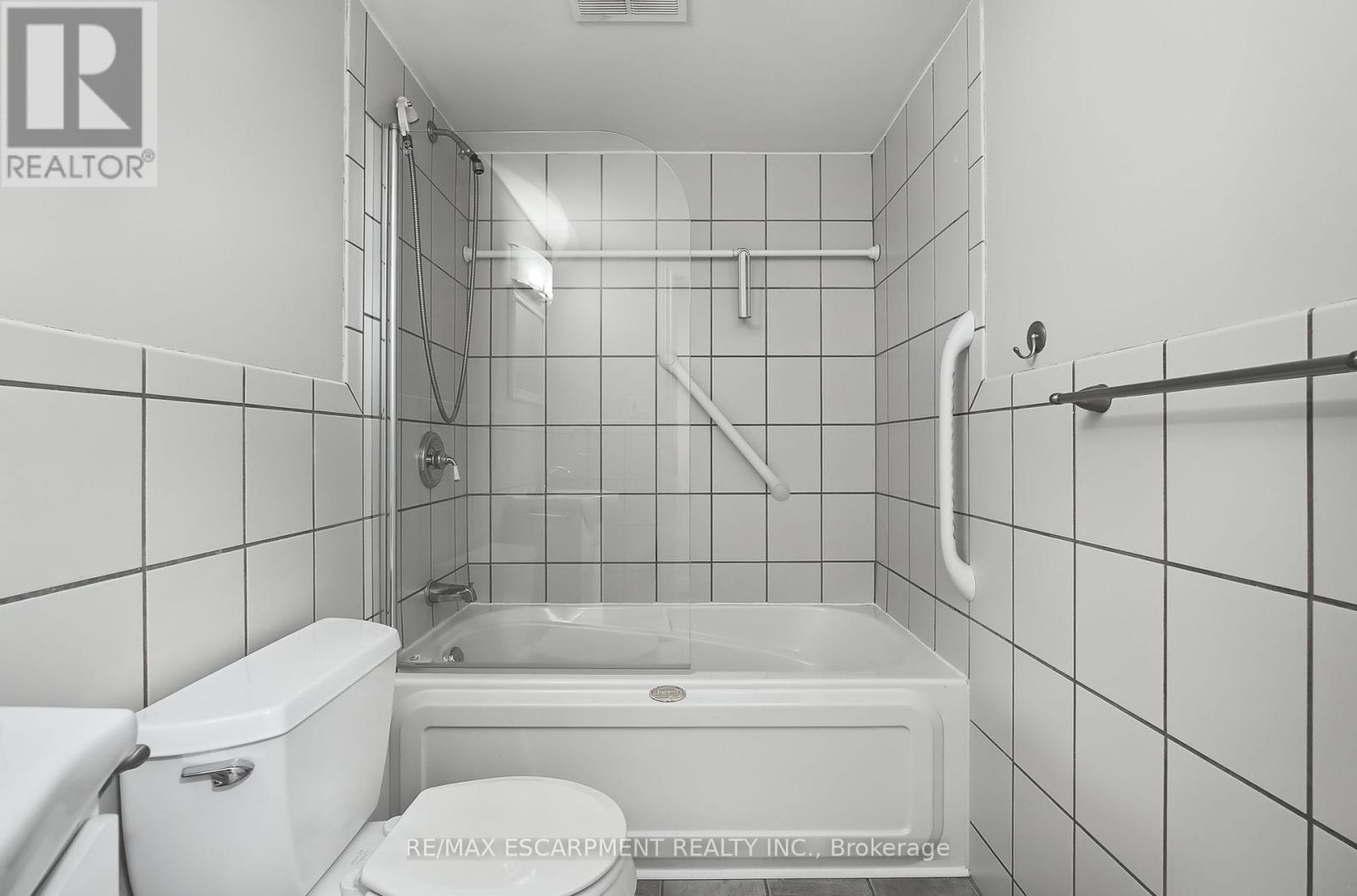 708 - 8 Woodman Drive S, Hamilton (Corman), Ontario  L8K 4C9 - Photo 15 - X12198668