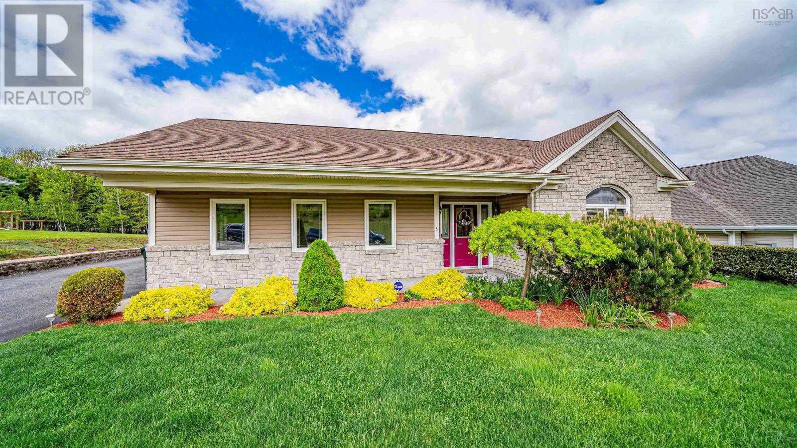 Property at 8 Mallard Avenue image 4