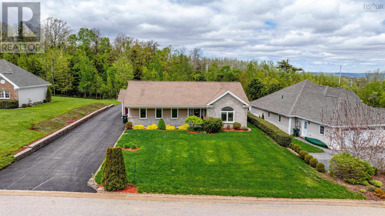 Property at 8 Mallard Avenue image 1