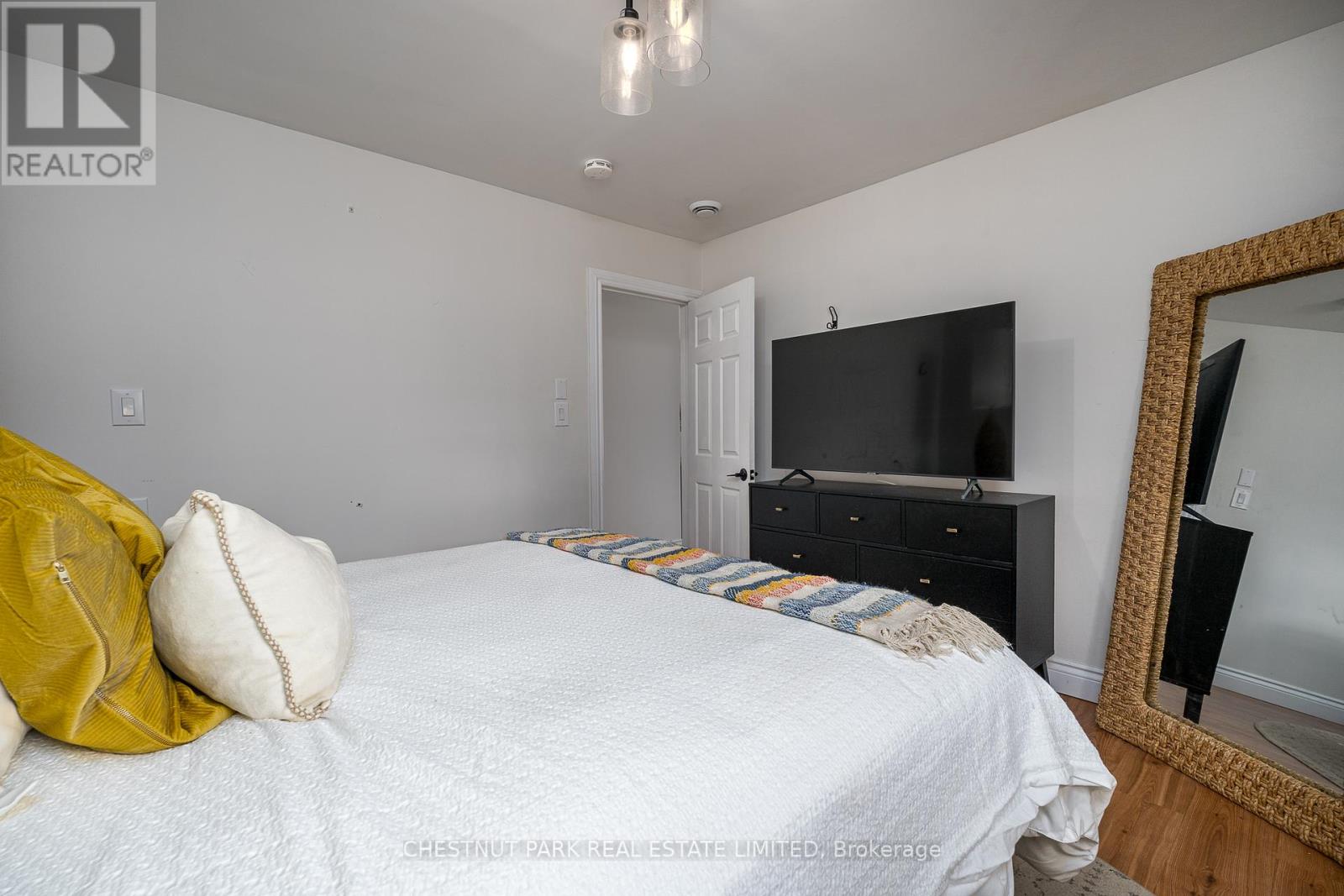 1805 County Road 10, Prince Edward County, Ontario  K0K 1P0 - Photo 18 - X12199125