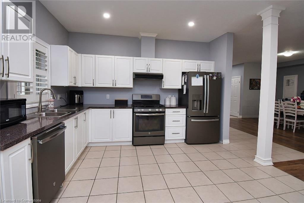 79 Aquasanta Crescent, Hamilton, Ontario  L9B 0H8 - Photo 11 - 40737403
