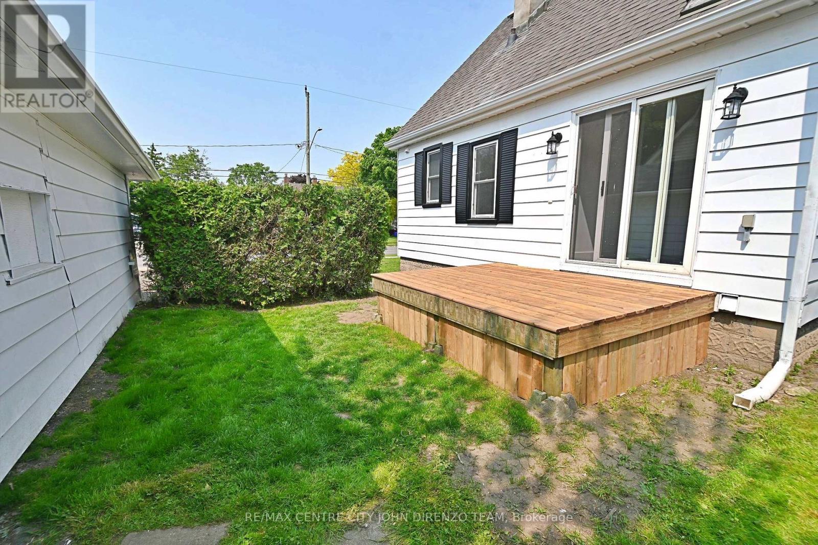 52 Woodworth Avenue, St. Thomas, Ontario  N5P 3J8 - Photo 26 - X12199015