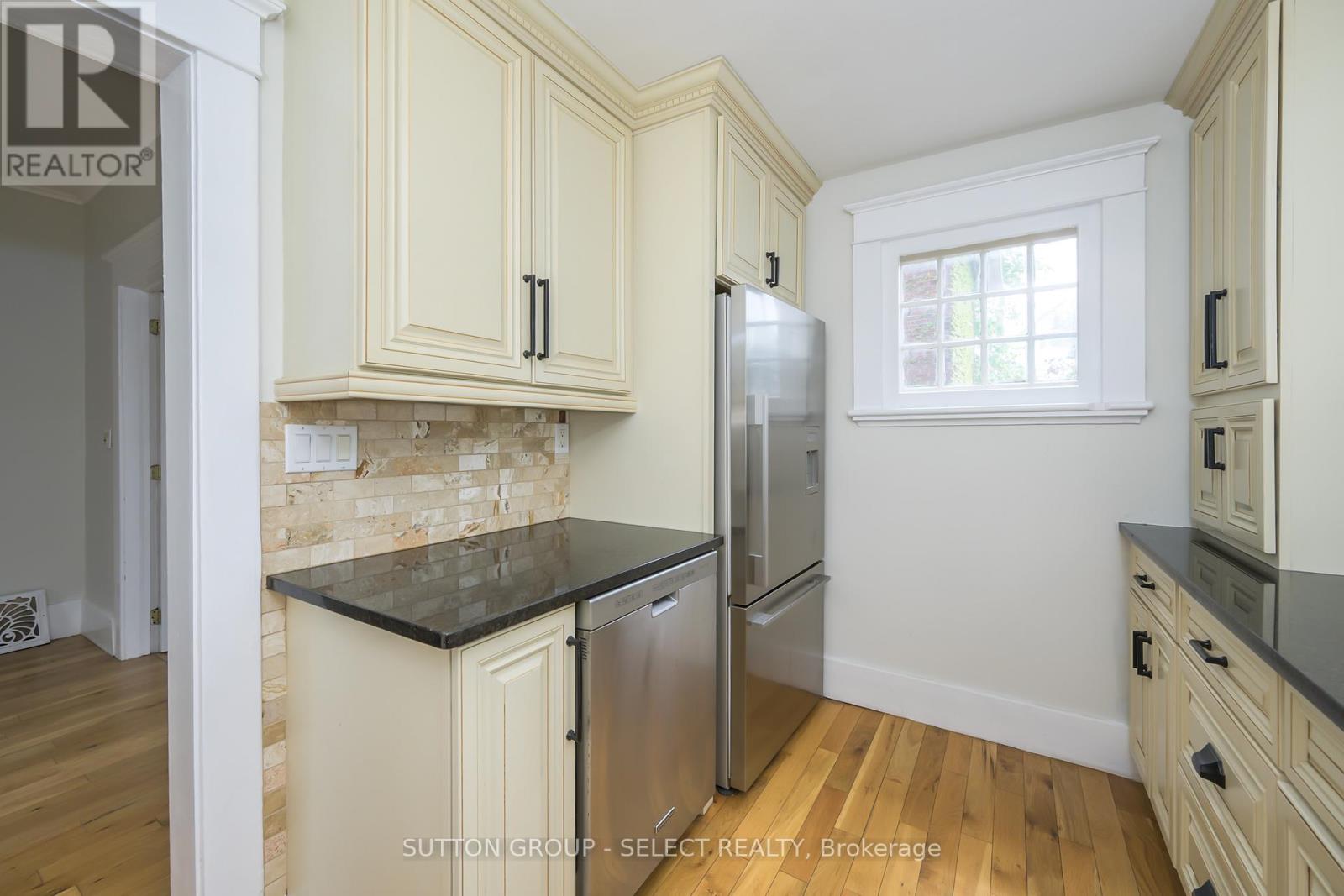 883 Waterloo Street, London East, Ontario  N6A 3W8 - Photo 12 - X12199150