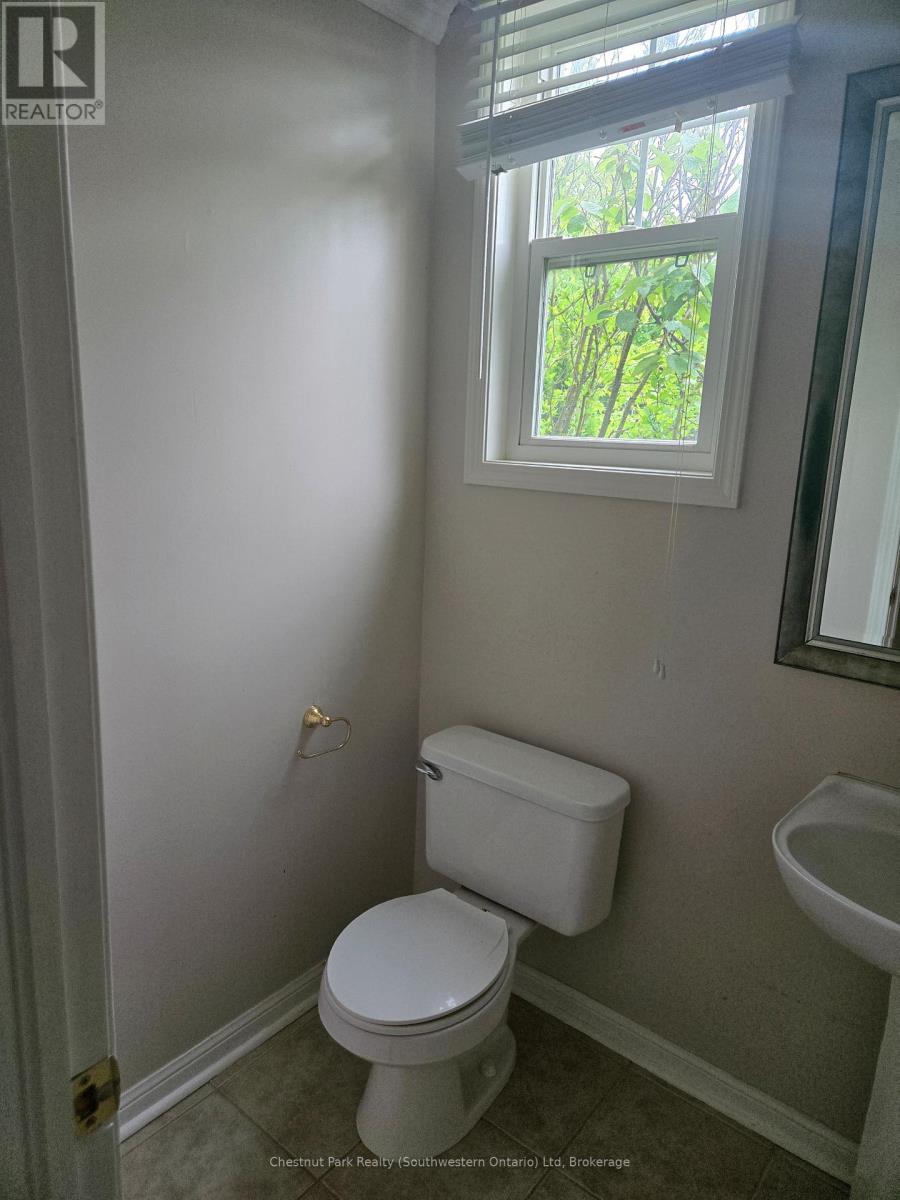 147 Baggs Crescent, Cambridge, Ontario  N1T 2E8 - Photo 5 - X12188878