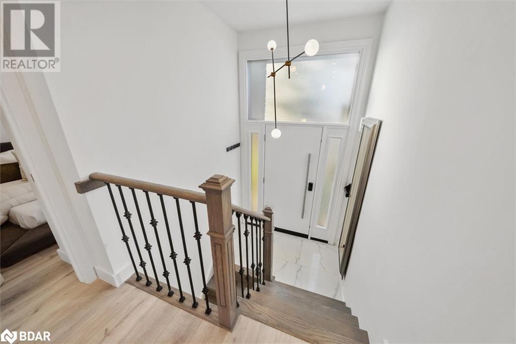 232 Currey Crescent, Newmarket, Ontario  L3Y 5M9 - Photo 4 - 40736851