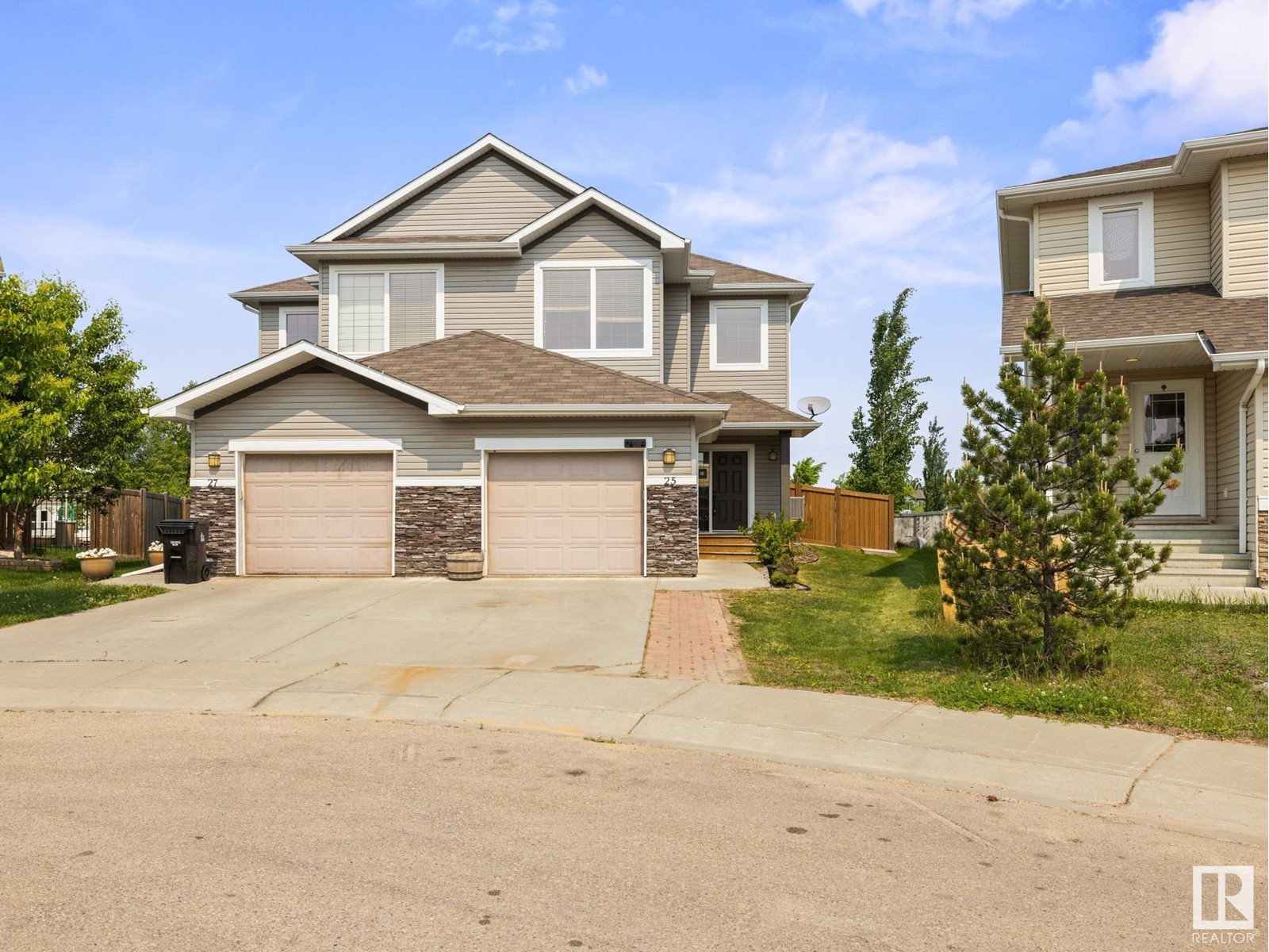 Property at 25 ASHBY GD image 1