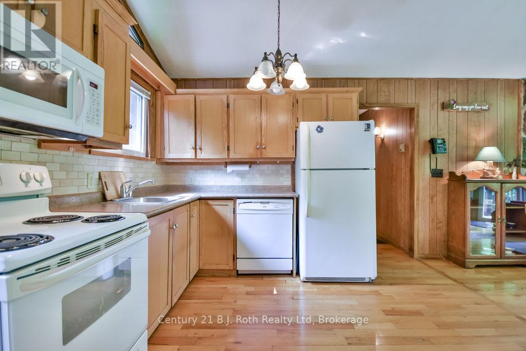 1755 Twin Oaks Crescent, Severn, Ontario  L0K 1E0 - Photo 21 - S12198979