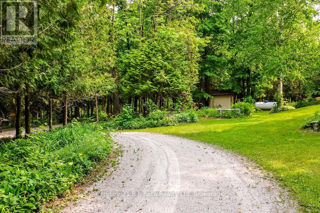 Property at 1755 TWIN OAKS CRESCENT image 4