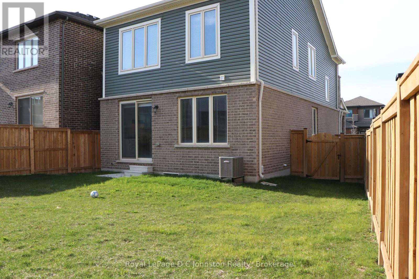58 William Nador Street, Kitchener, Ontario  N2R 0S3 - Photo 13 - X12199131