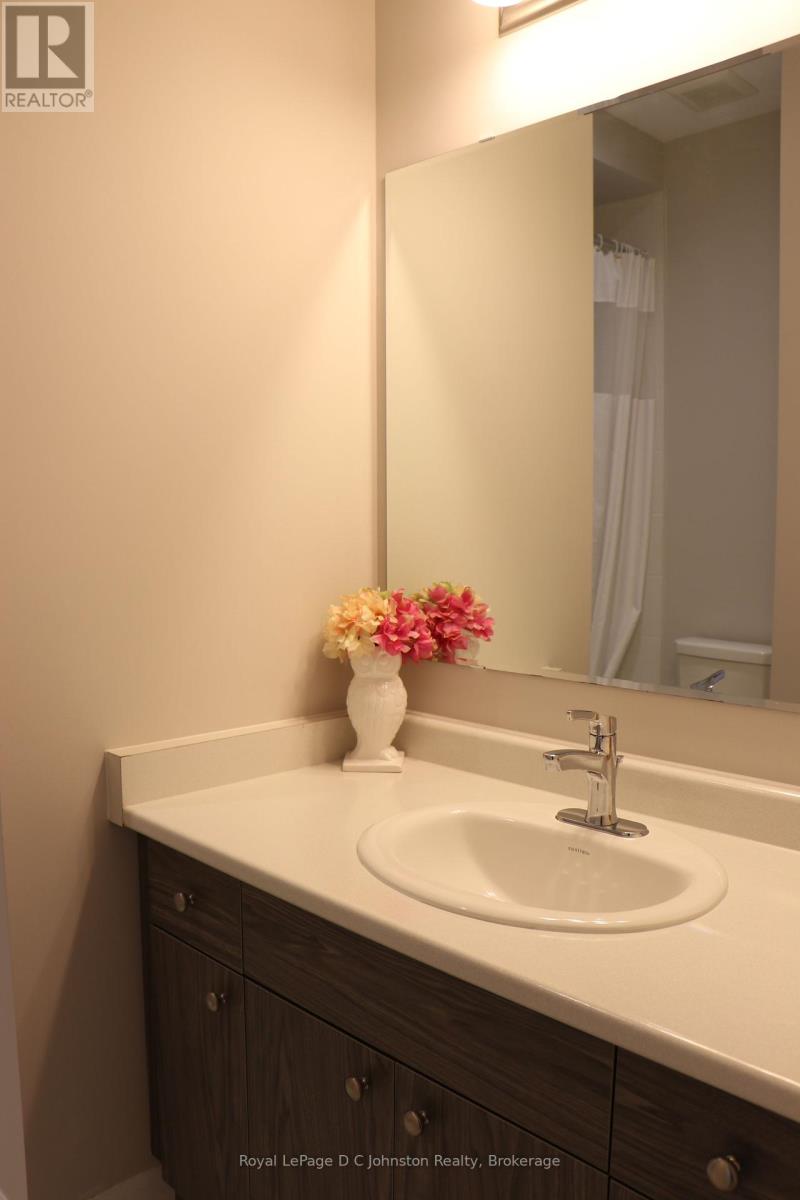 58 William Nador Street, Kitchener, Ontario  N2R 0S3 - Photo 26 - X12199131