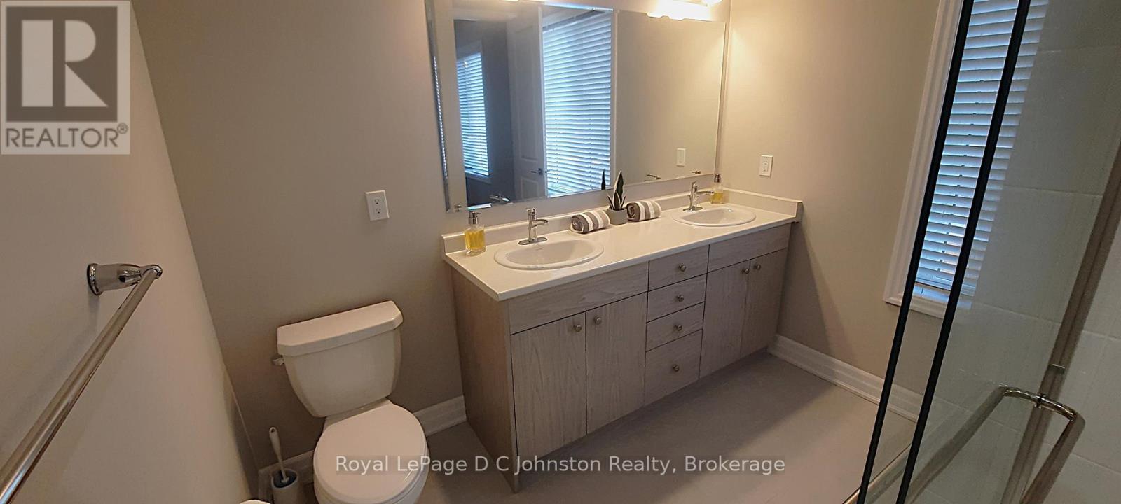 58 William Nador Street, Kitchener, Ontario  N2R 0S3 - Photo 32 - X12199131