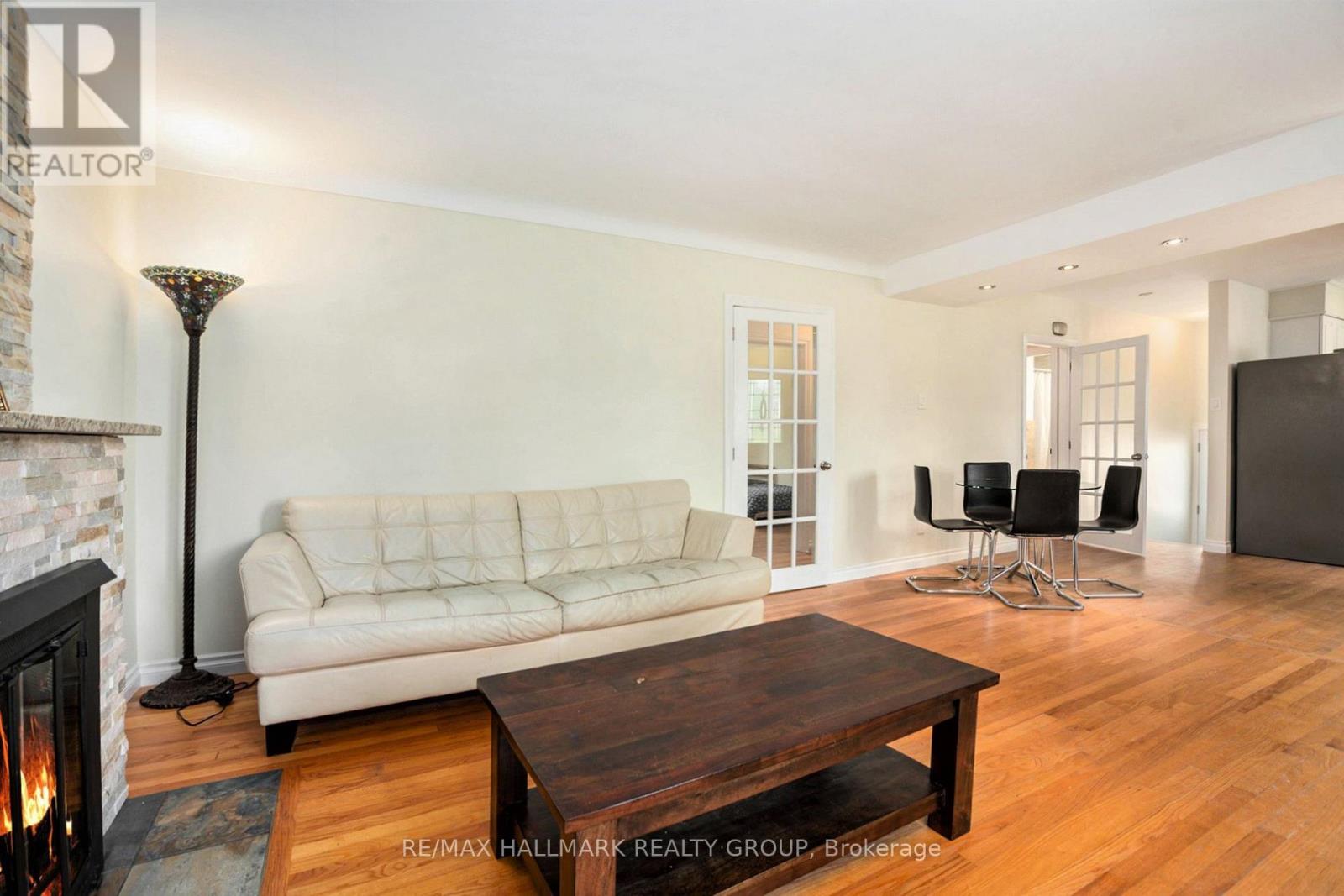 1304 Wesmar Drive, Ottawa, Ontario  K1H 7T1 - Photo 6 - X12198963