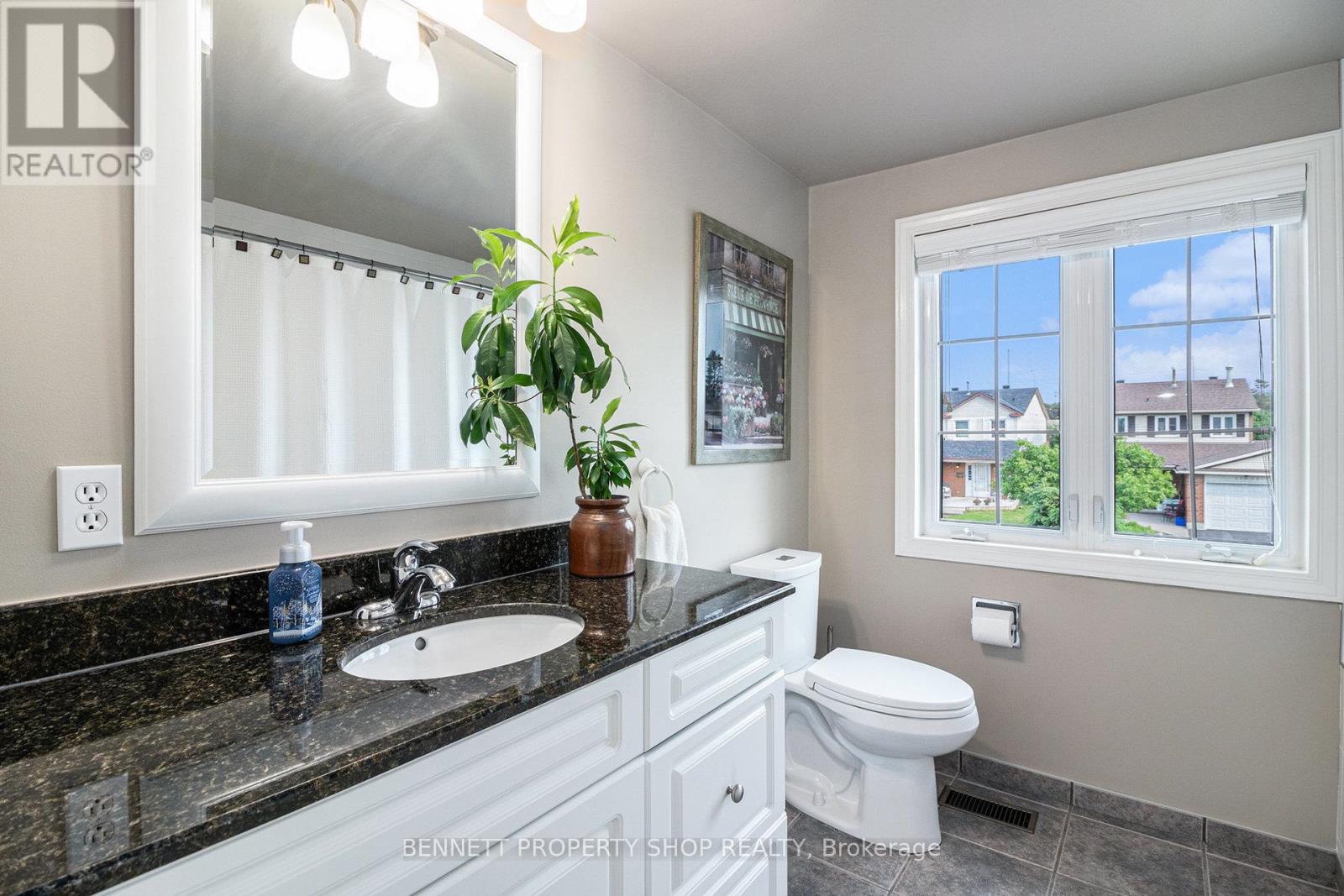1100 Burgundy Lane, Ottawa, Ontario  K1C 2M8 - Photo 17 - X12199177