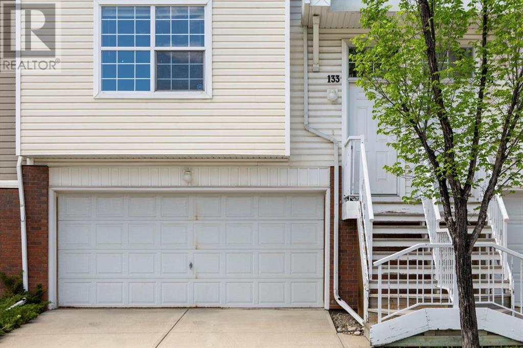 Property at 133 Tuscany Springs Gardens NW image 3