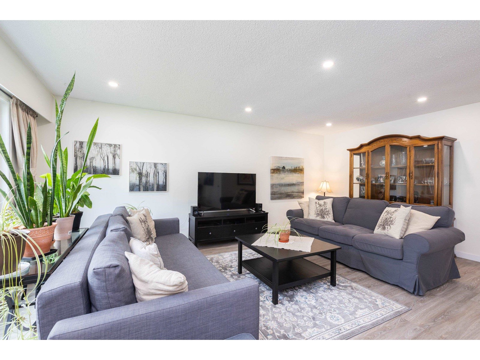34922 Douglas Avenue, Mission, British Columbia  V2V 6S3 - Photo 2 - R3011695